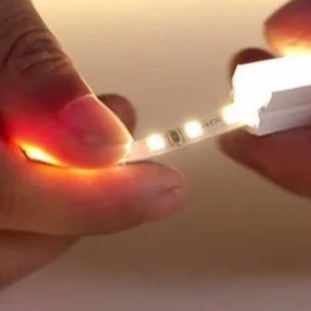 2700K διευθετήσιμος αντι σιλικόνης κτυπά το νέο φω'των λουρίδων των οδηγήσεων για τη διακόσμηση σπιτιών